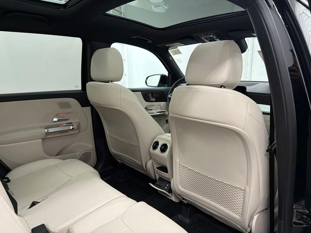 2026 Mercedes-BENZ GLB 缩略图 25