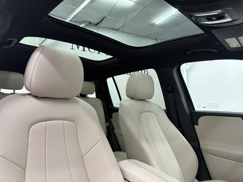 2026 Mercedes-BENZ GLB 缩略图 29