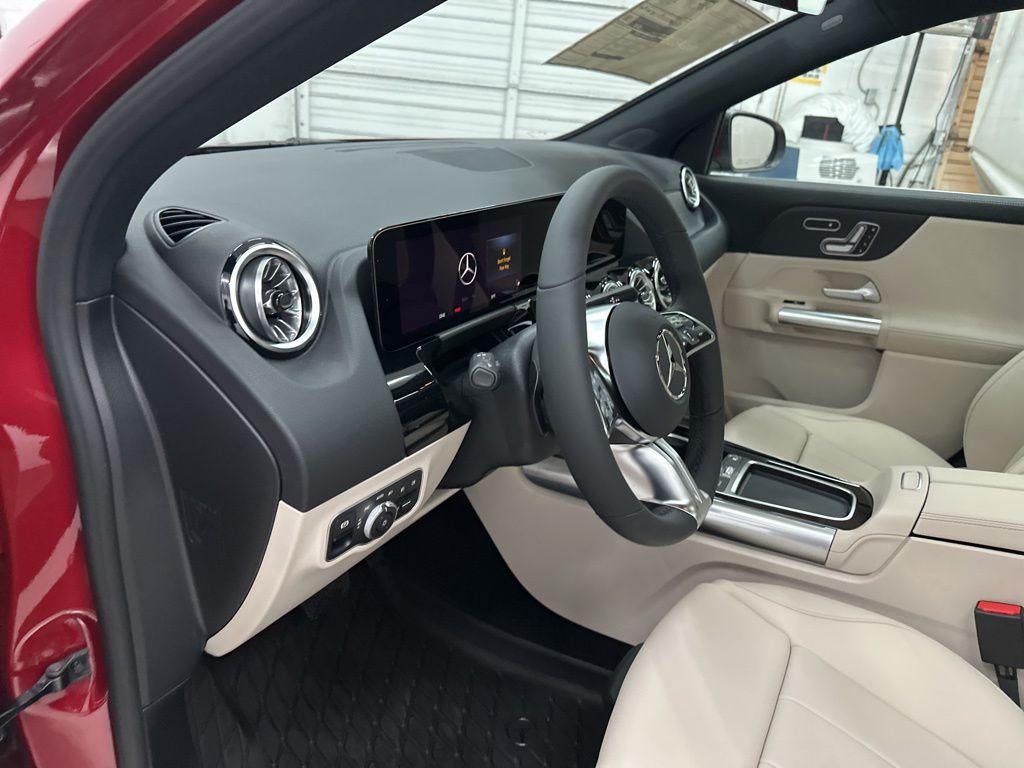 MERCEDES-BENZ GLA - 9