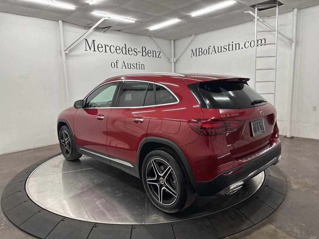 MERCEDES-BENZ GLA - 5