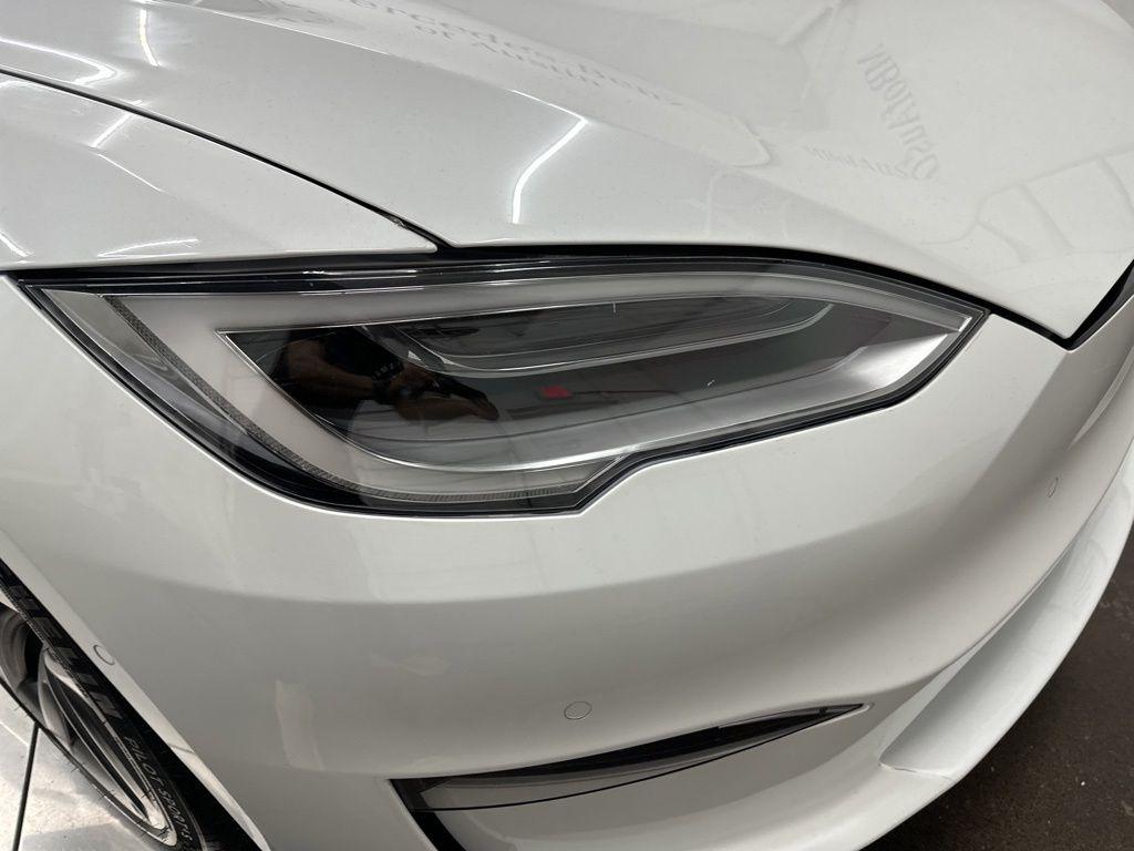 TESLA MODEL S BASE - 10