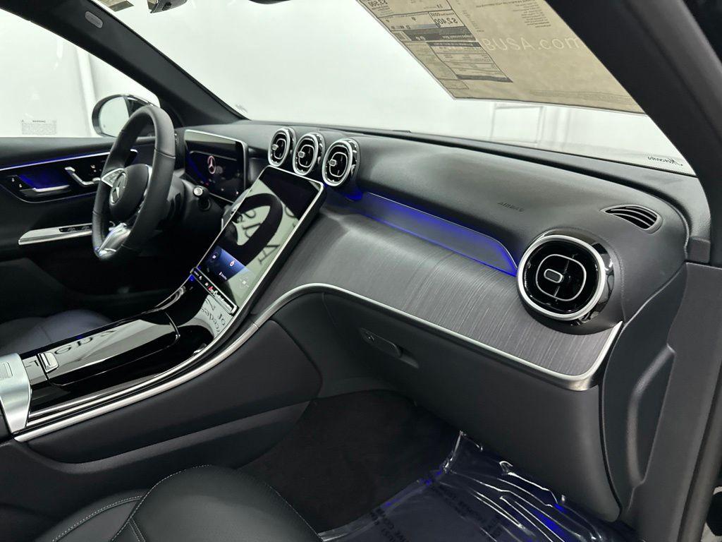 2026 Mercedes-BENZ GLC — миниатюра 26