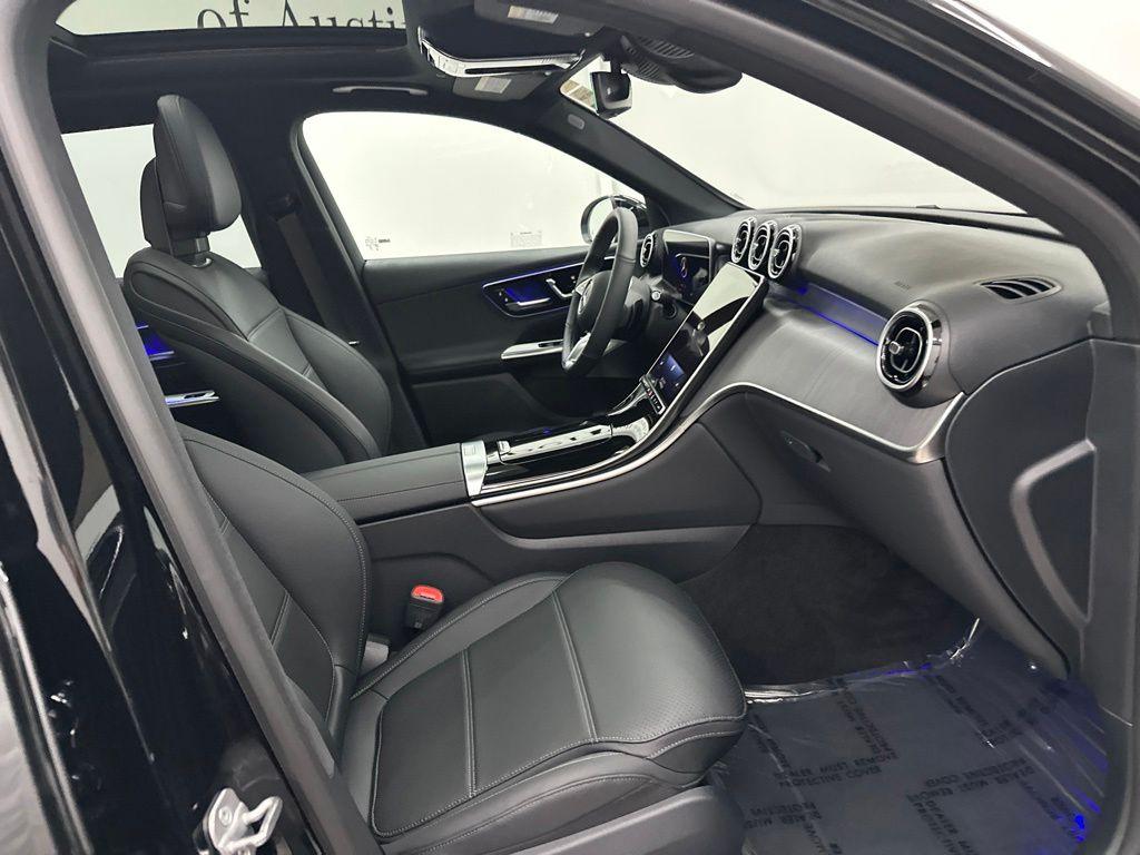 2026 Mercedes-BENZ GLC — миниатюра 27