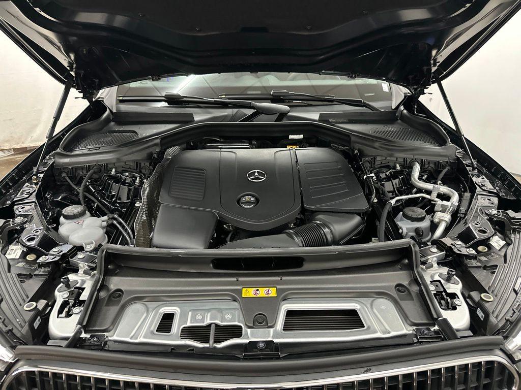 2026 Mercedes-BENZ GLC — миниатюра 12