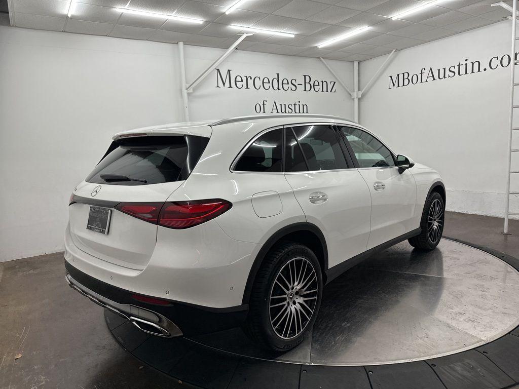 2026 Mercedes-BENZ GLC photo 7