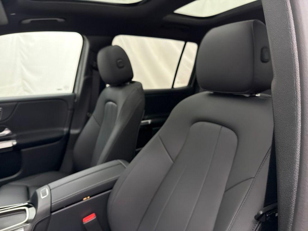 2026 Mercedes-BENZ GLB 缩略图 13