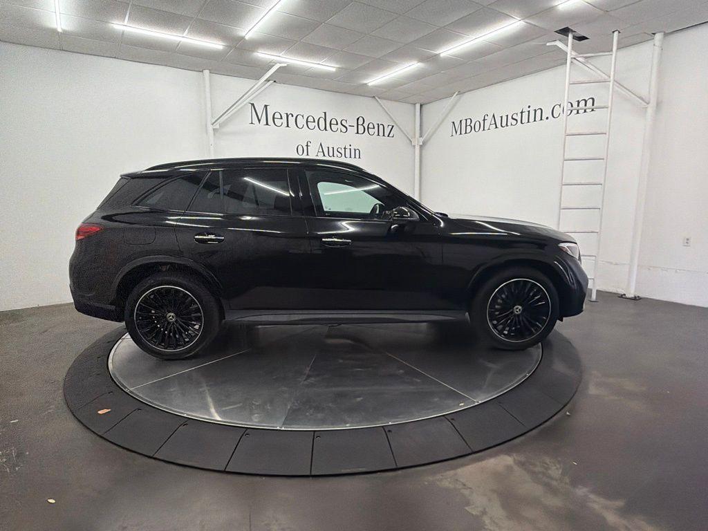 2026 Mercedes-BENZ GLC — фото 8