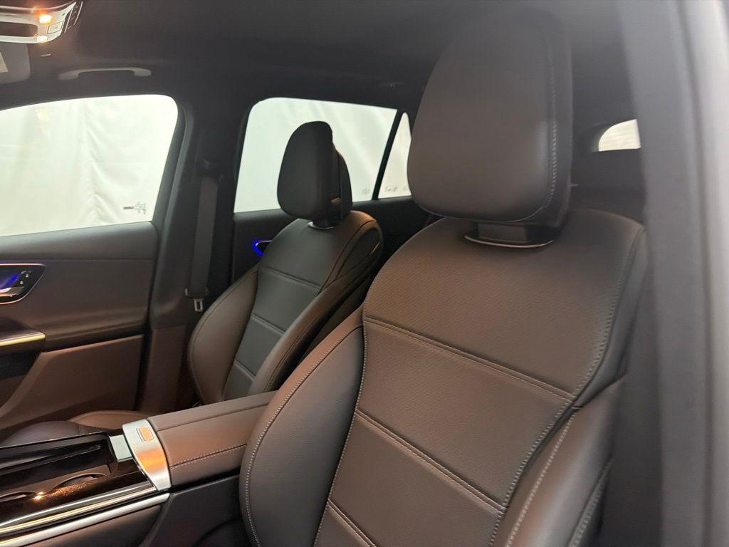 2026 Mercedes-BENZ GLC — миниатюра 13