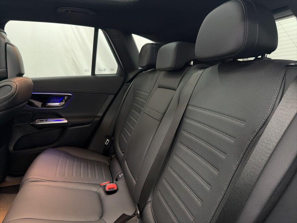 2026 Mercedes-BENZ GLC — миниатюра 19