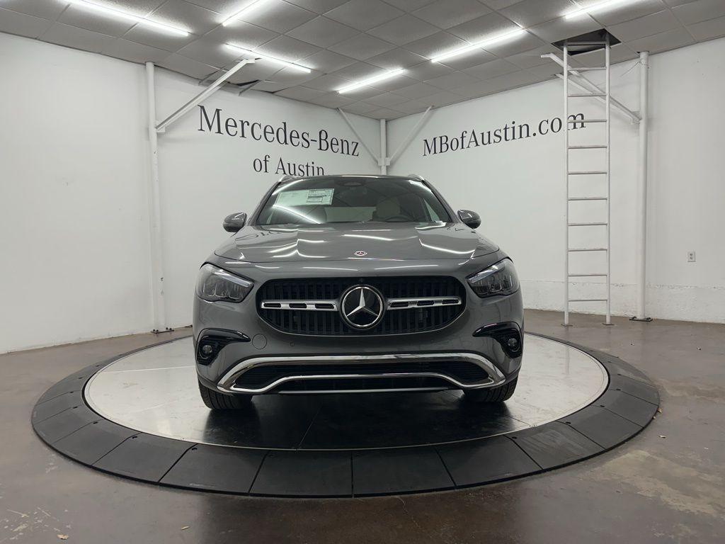 MERCEDES-BENZ GLA - 2