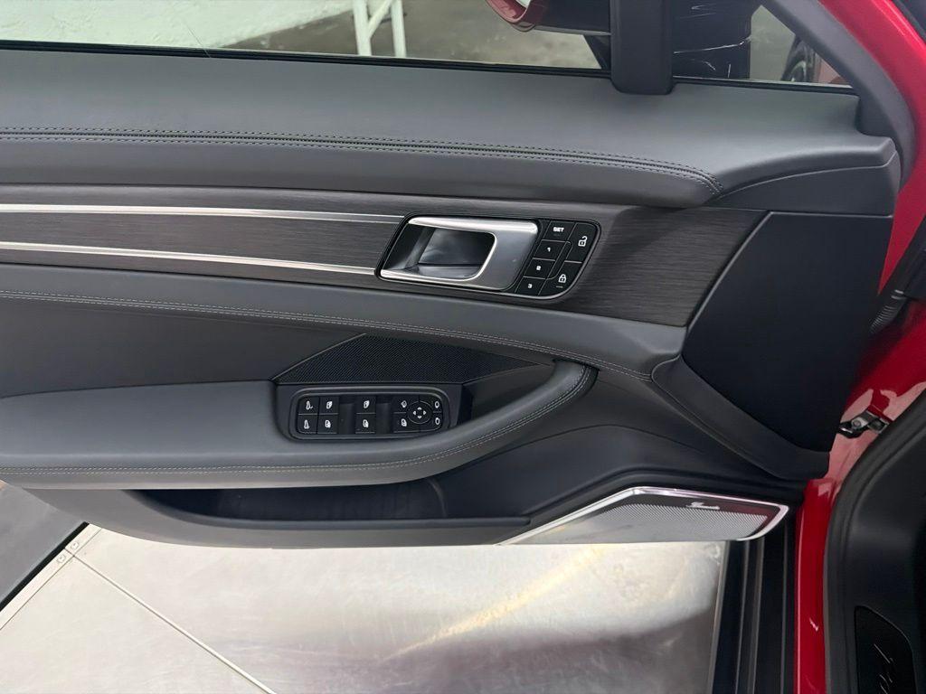2023 Porsche PANAMERA GTS — миниатюра 17