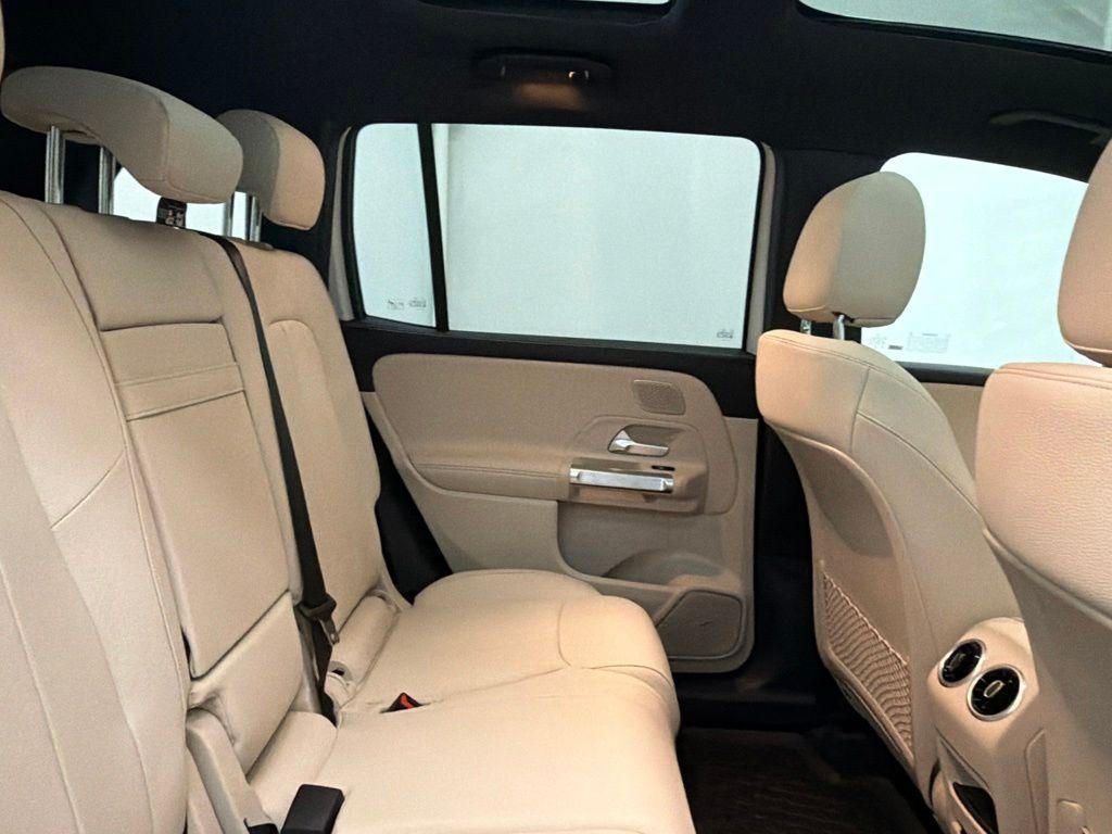 2026 Mercedes-BENZ GLB — миниатюра 27