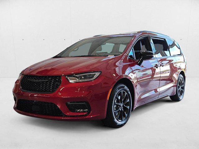 New 2025 Chrysler Pacifica L