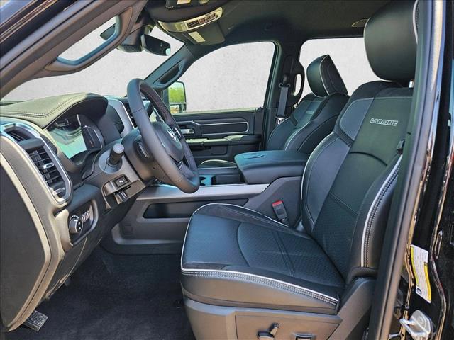 صورة 4 لـ 2026 RAM 2500 LARAMIE MEGA CAB 4X4 6'4' BOX