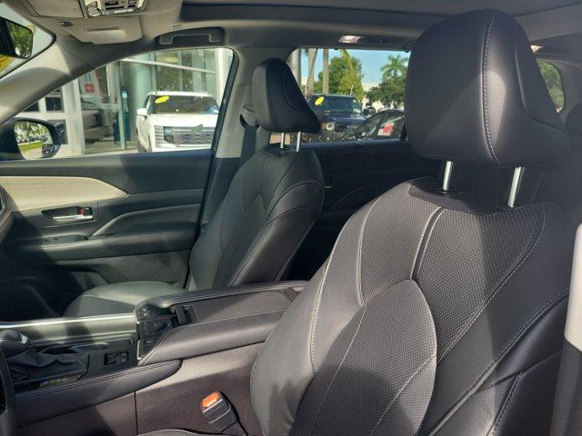 صورة مصغرة 24 لـ 2025 Toyota GRAND HIGHLANDER HYBRID LIMITED
