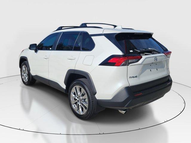 2025 Toyota RAV4 XLE PREMIUM — фото 5