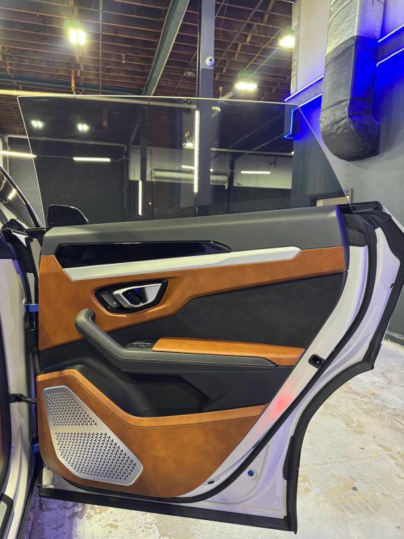 صورة مصغرة 30 لـ 2020 Lamborghini URUS SPORT UTILITY 4D