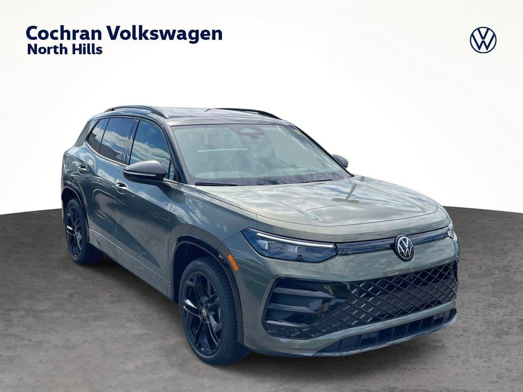 New 2026 Volkswagen Tiguan 2.0T SE R-Line Black 4MOTION