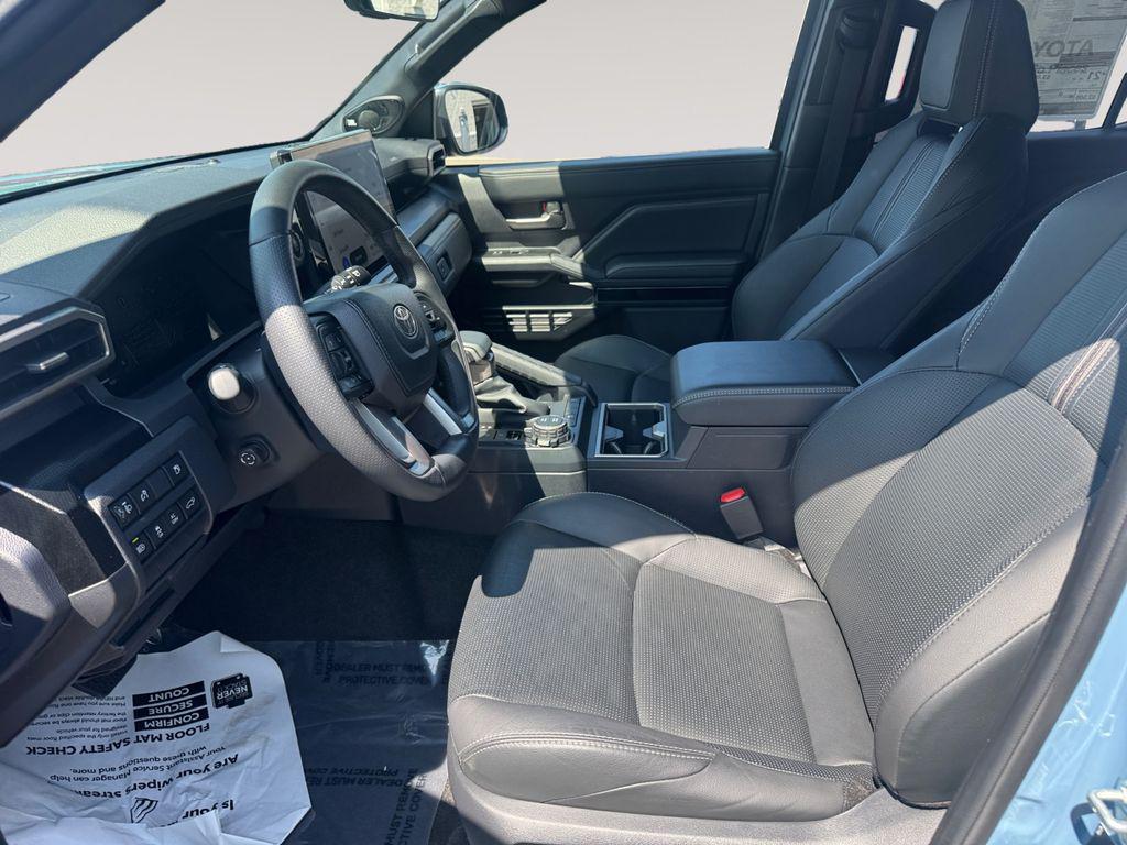صورة 9 لـ 2025 Toyota 4RUNNER LIMITED