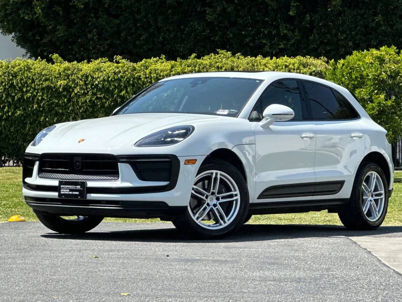 2025 Porsche MACAN — фото 1