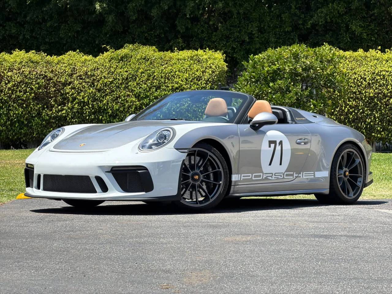 Porsche 911 main image