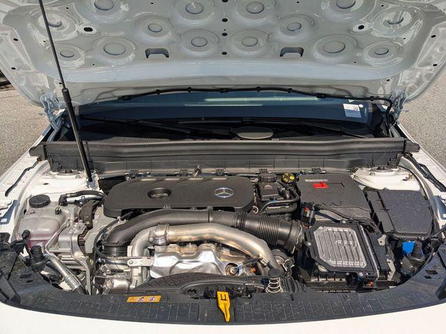 2026 Mercedes-BENZ GLB — миниатюра 16