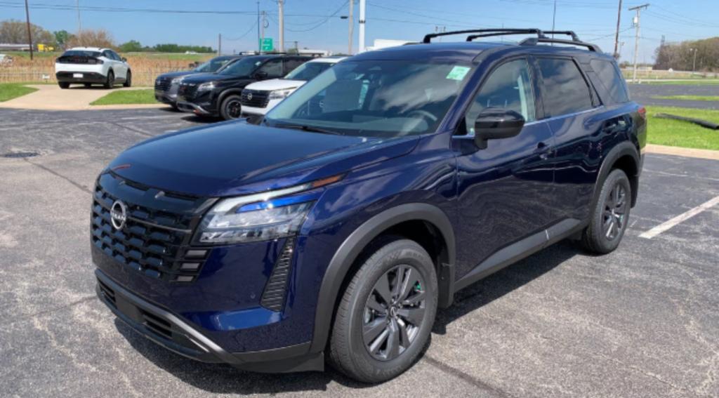 New 2026 Nissan Pathfinder SV