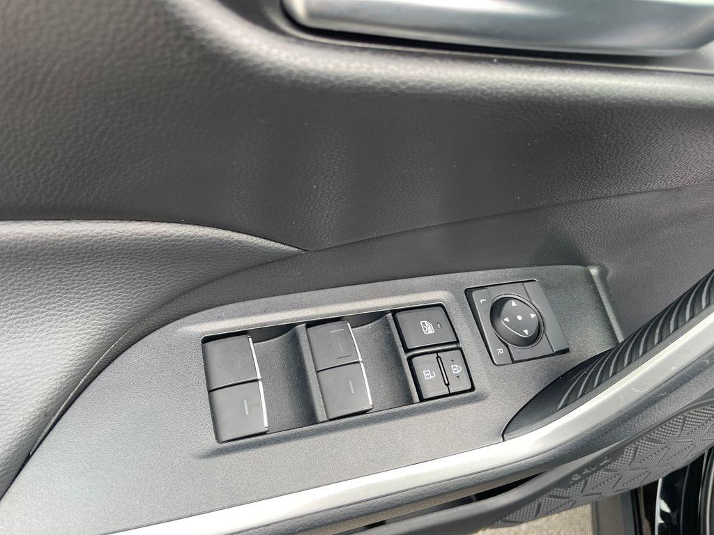 2025 Toyota RAV4 XLE 缩略图 26