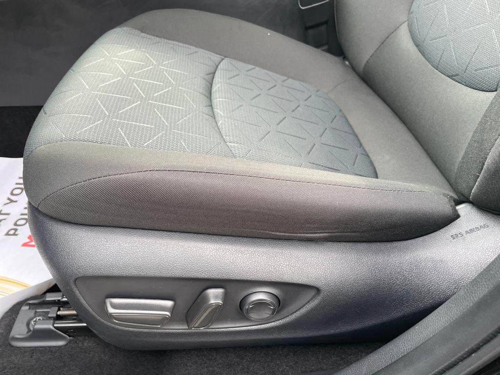2025 Toyota RAV4 XLE 缩略图 28