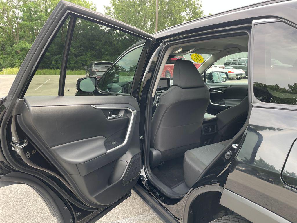 2025 Toyota RAV4 XLE 缩略图 19