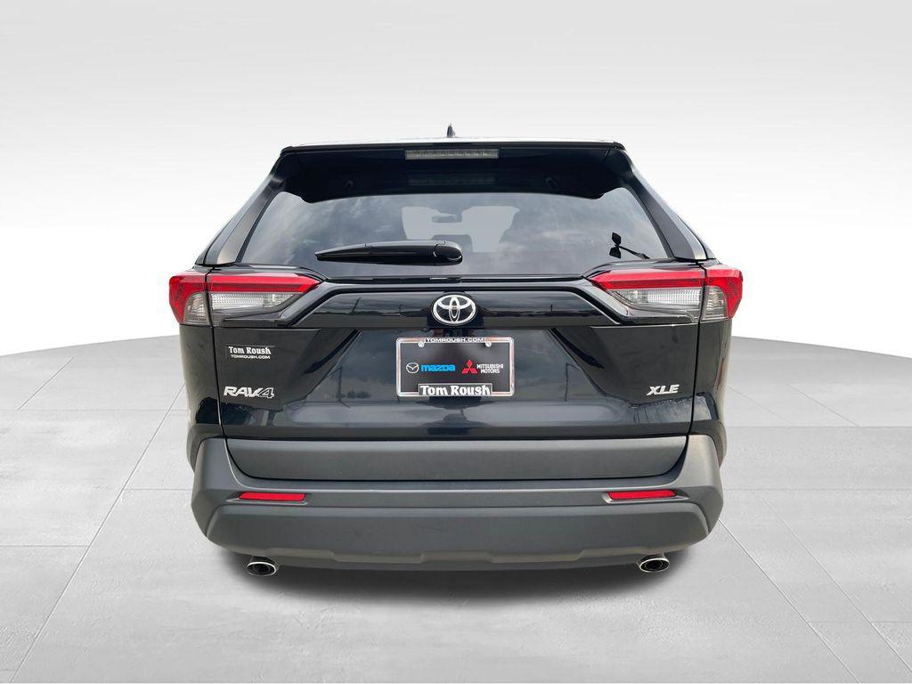 2025 Toyota RAV4 XLE 照片 9
