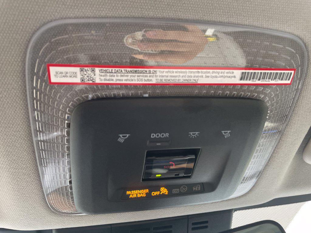 صورة مصغرة 17 لـ 2025 Toyota PRIUS XLE