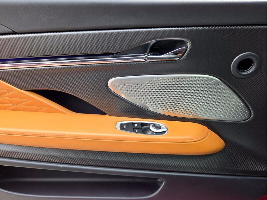 صورة مصغرة 43 لـ 2024 Aston Martin DB12 COUPE
