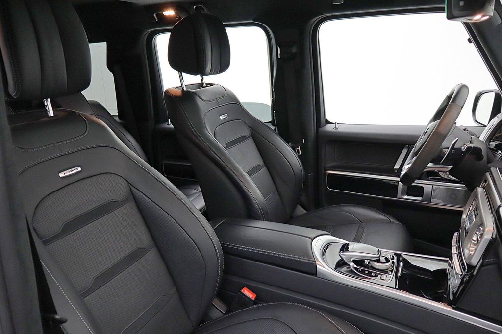 صورة مصغرة 35 لـ 2022 Mercedes-BENZ AMG G 63 BASE