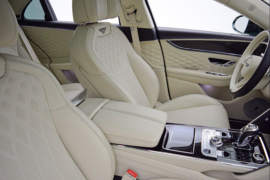 2022 Bentley FLYING SPUR V8 — миниатюра 27