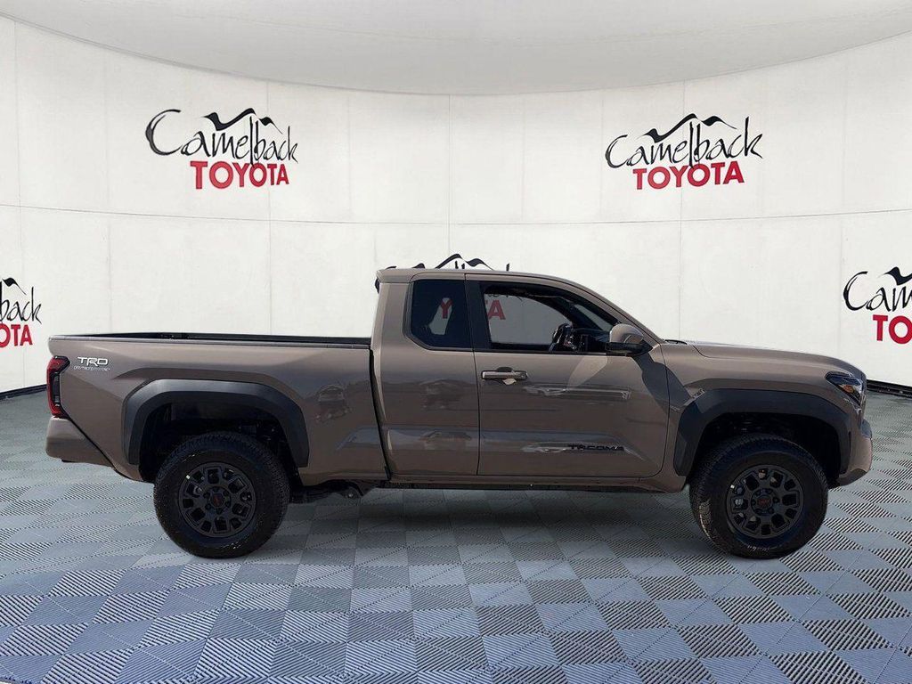 2026 Toyota TACOMA SR5 照片 9