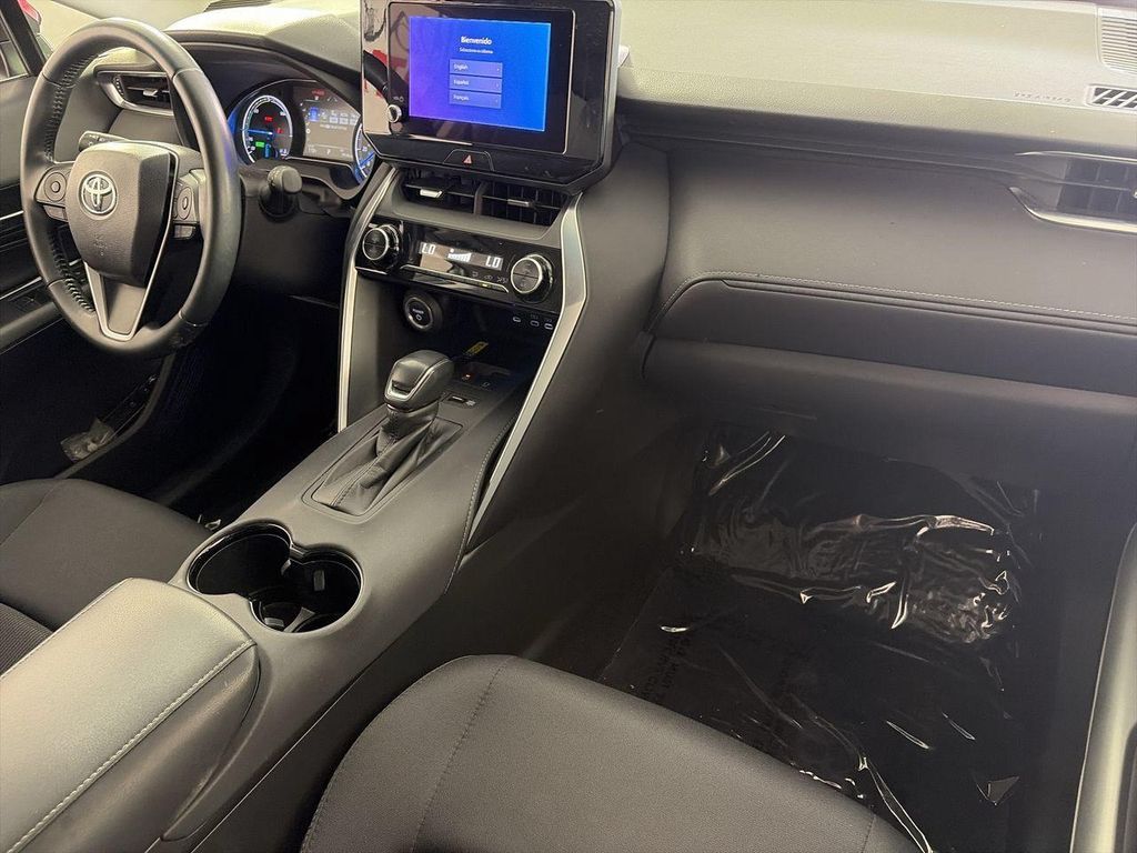 2024 Toyota VENZA LE — миниатюра 26