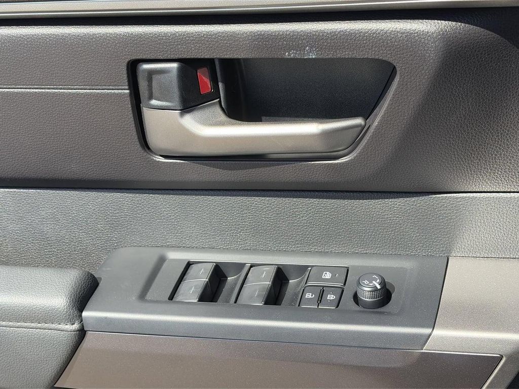 صورة مصغرة 15 لـ 2026 Toyota TUNDRA SR5