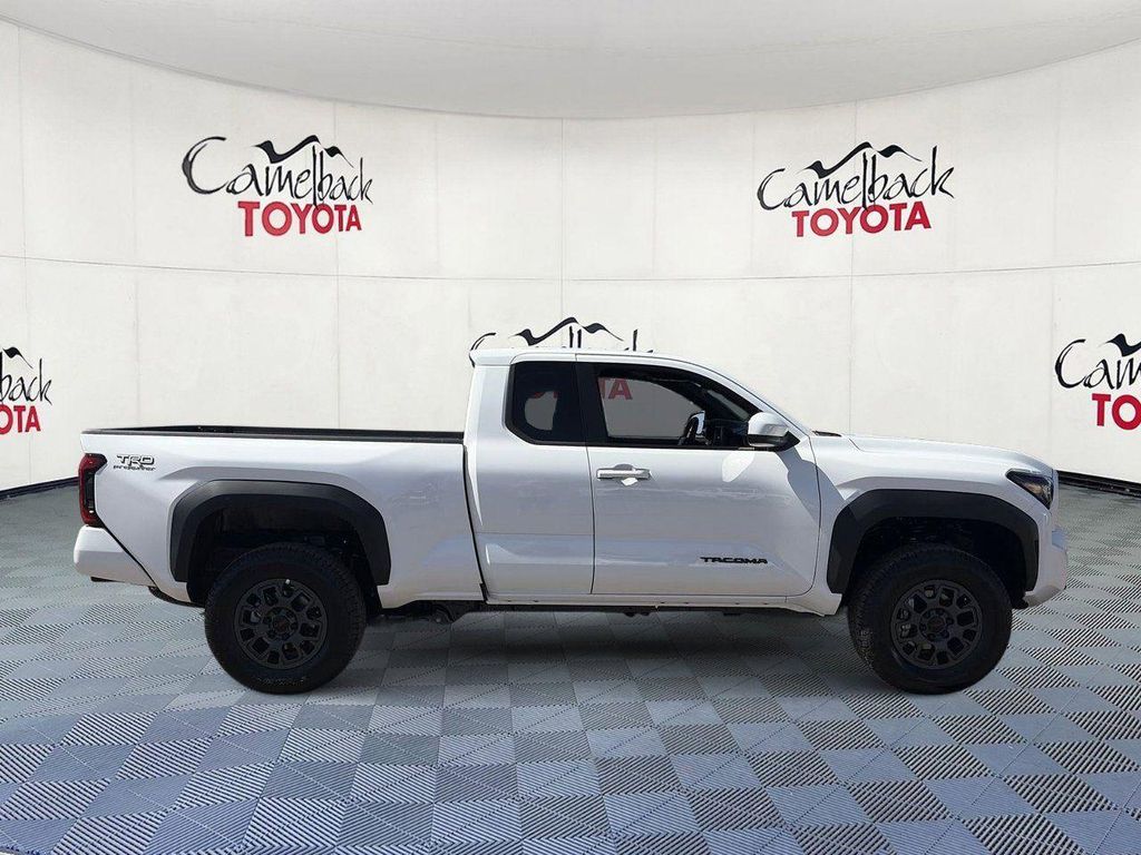 صورة 9 لـ 2026 Toyota TACOMA SR5