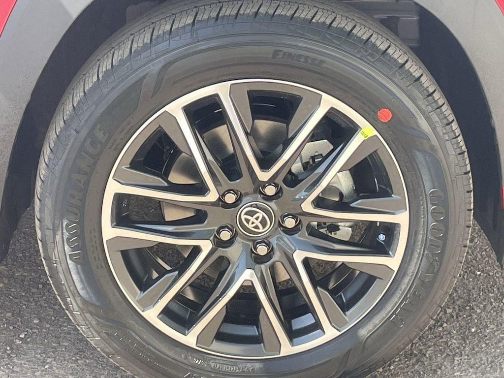 TOYOTA COROLLA CROSS - 10