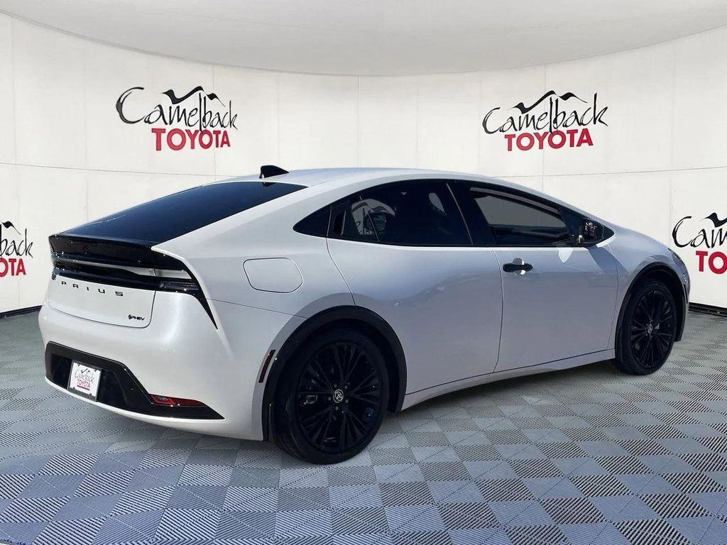TOYOTA PRIUS - 7