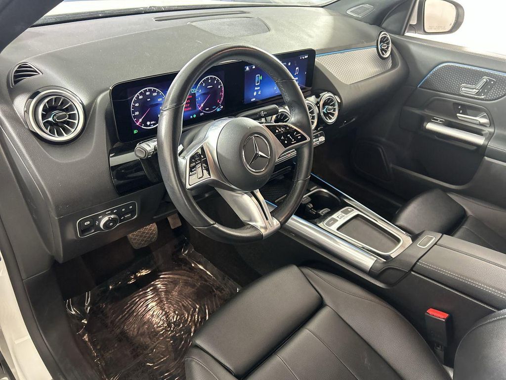 MERCEDES-BENZ GLA-CLASS - 10