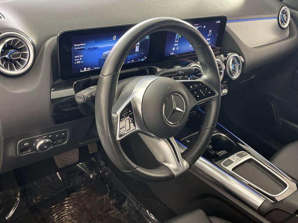 MERCEDES-BENZ GLA-CLASS - 10