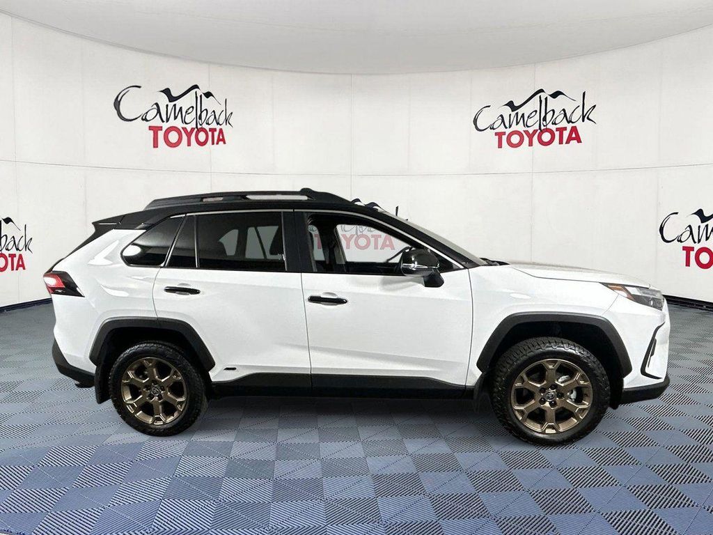 TOYOTA RAV4 - 8