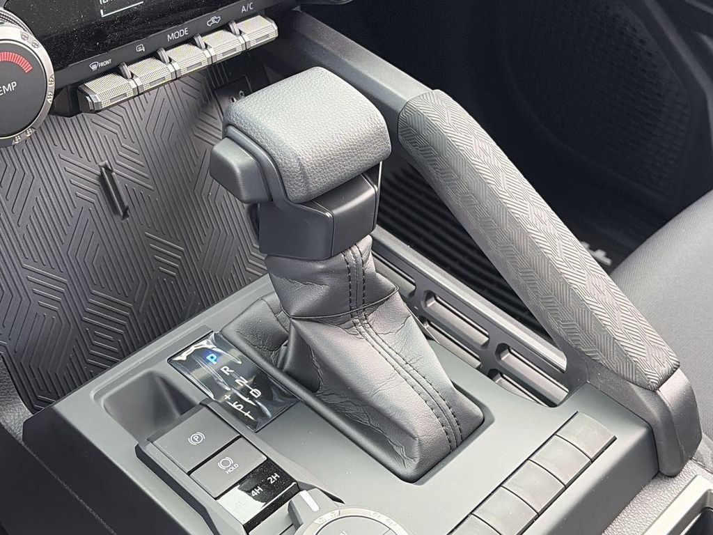 صورة مصغرة 13 لـ 2026 Toyota TACOMA SR5