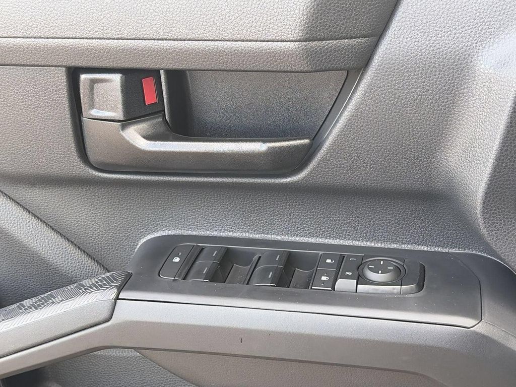 صورة مصغرة 16 لـ 2026 Toyota TACOMA SR5