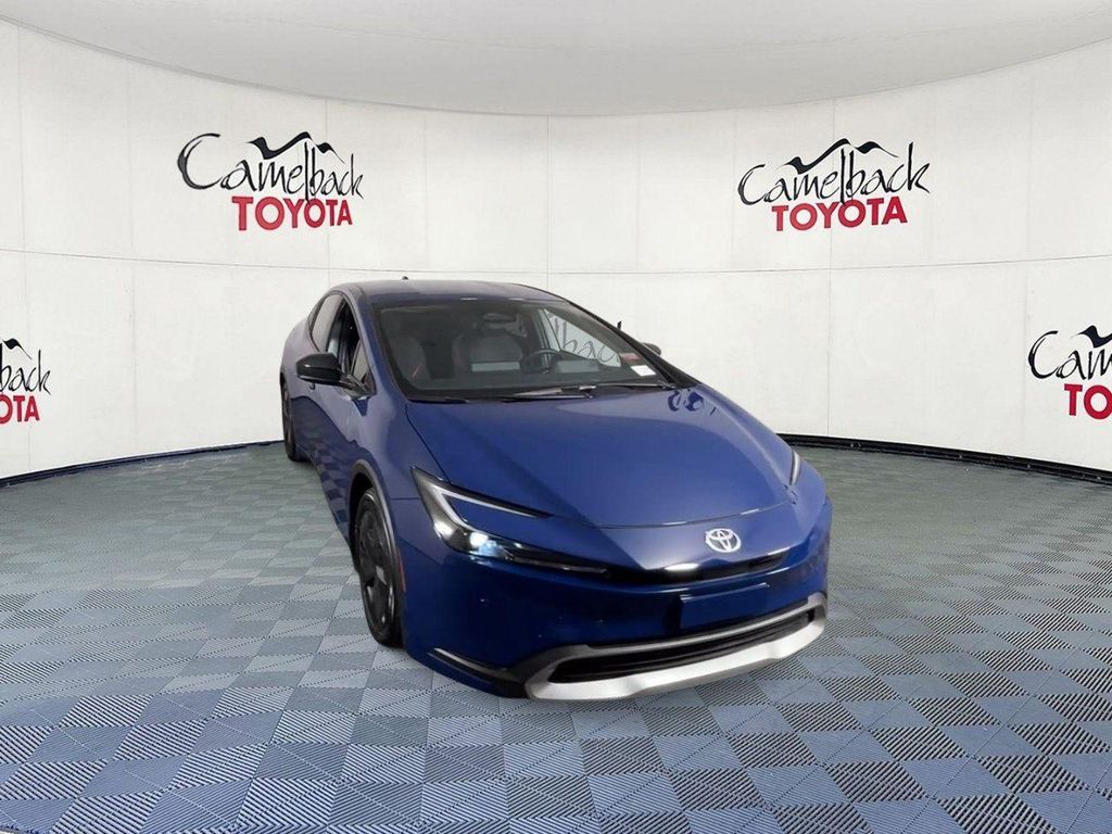 صورة 4 لـ 2025 Toyota PRIUS PLUG-IN HYBRID SE