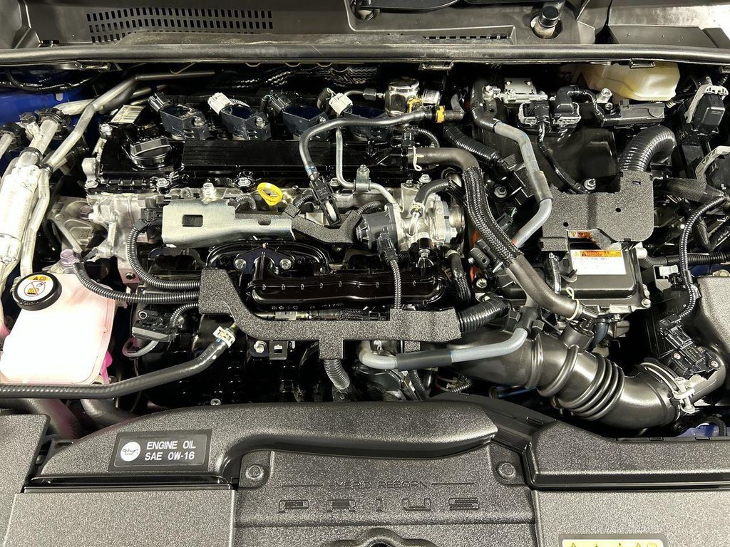 صورة 11 لـ 2025 Toyota PRIUS PLUG-IN HYBRID SE