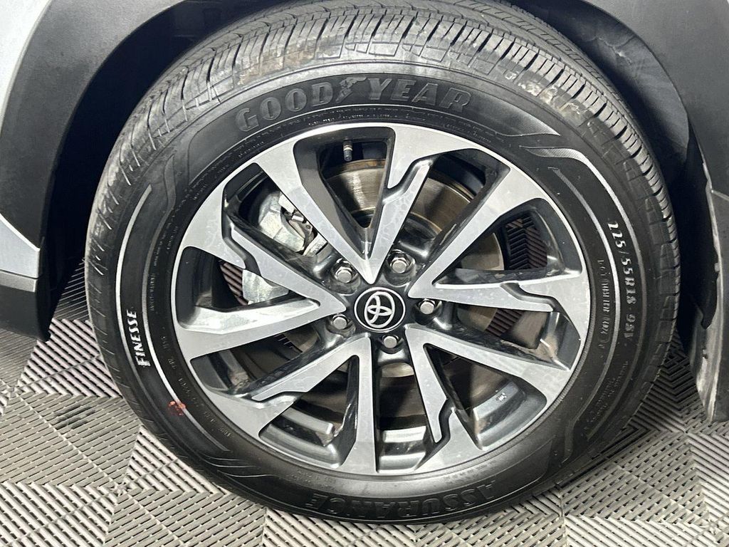 TOYOTA COROLLA CROSS - 9