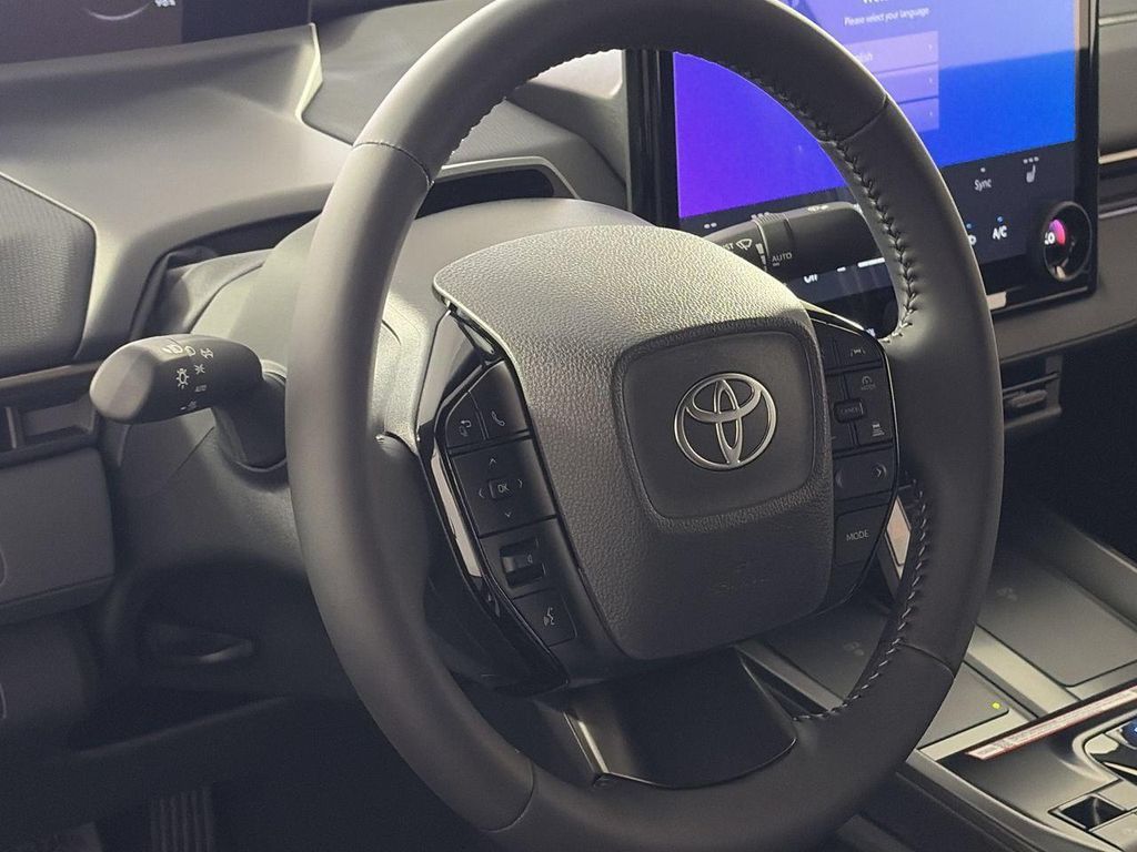2026 Toyota BZ XLE — миниатюра 12